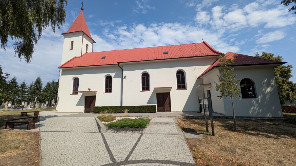 Kostol sv. Michala archanjela v Naháči
